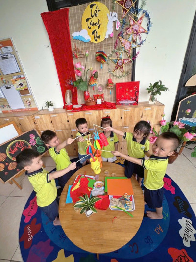 gen h Trung thu của bé trong tiết tạo hình